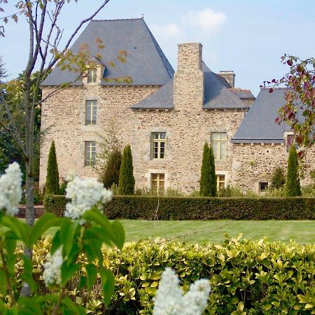 Gite Le Logis - Manoir Le Plessix Madeuc Corseul Eksteriør billede