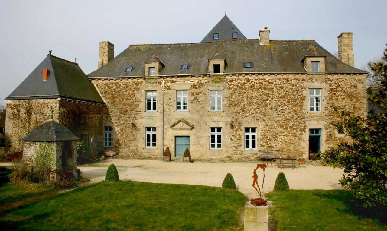 Gite Le Logis - Manoir Le Plessix Madeuc Corseul Eksteriør billede